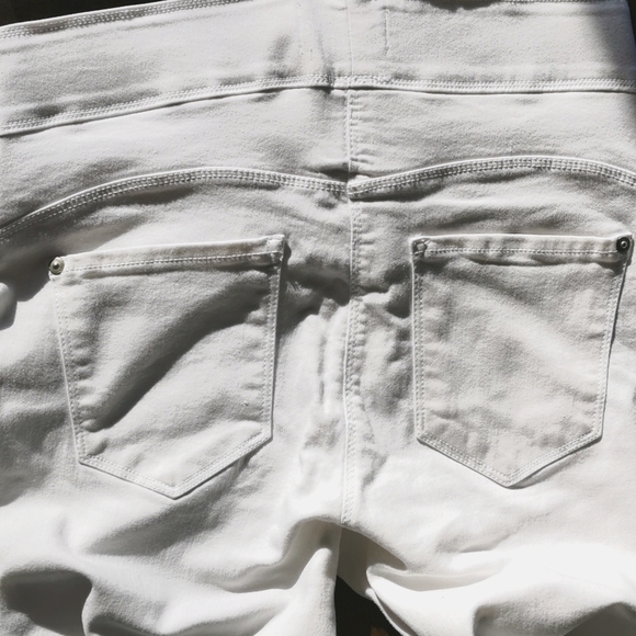 White Skinny Jeans - size Medium - Picture 2 of 5